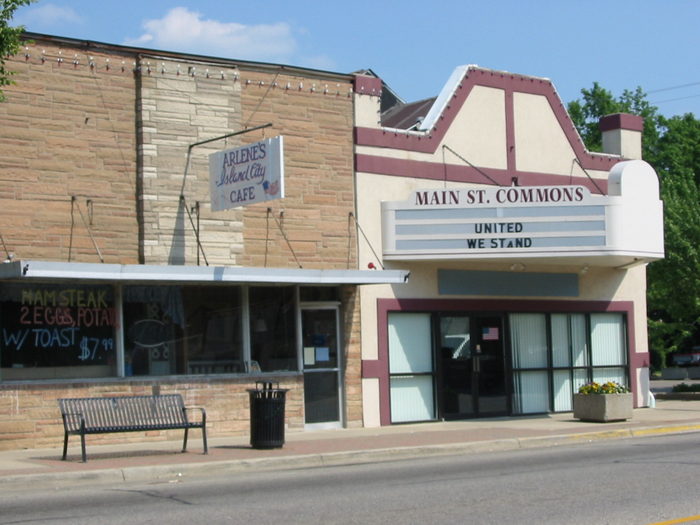 Sun Theatre - June 2002 Photo (newer photo)